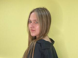 EdythCusson's Jasmin girl Profile Image